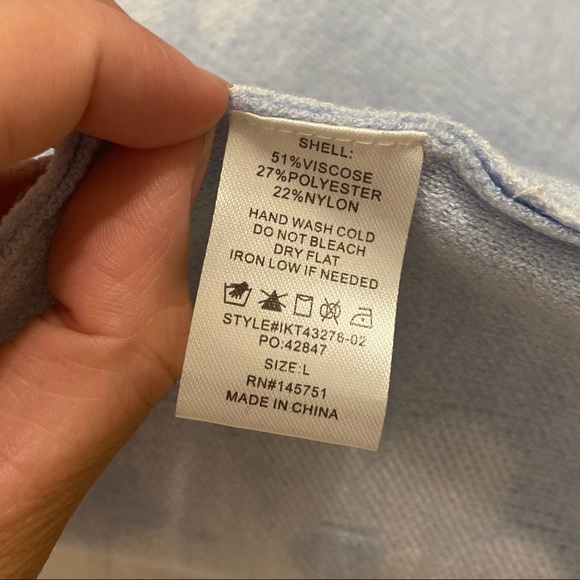 70s Vibe Floral Knit Crop Top - Picture 7 of 7